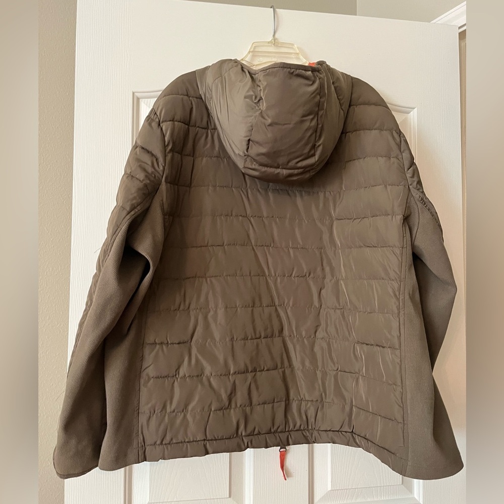 Universal Standard Women’s Puffer in Size 22-24 (Large in Universal Standard) - Picture 3 of 13